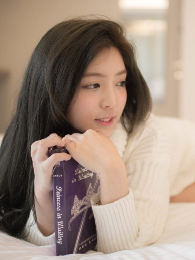 cropped-girls__book_big.jpg